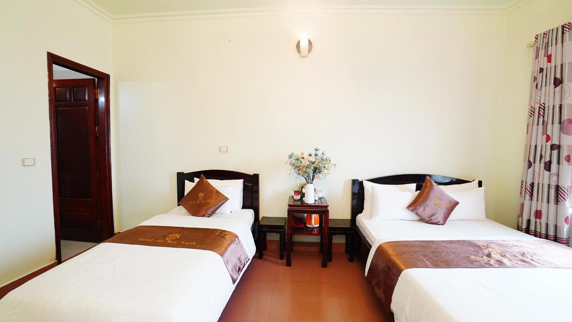 Ho Sen Xanh Hotel Hanoi Bagian luar foto