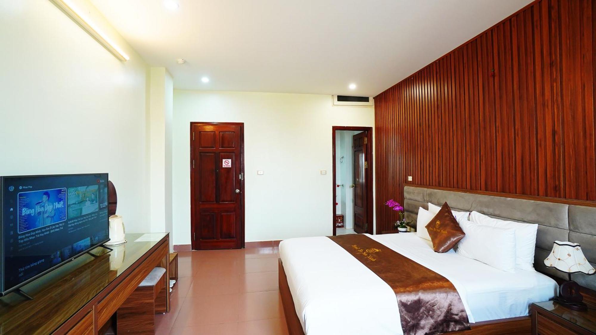 Ho Sen Xanh Hotel Hanoi Bagian luar foto