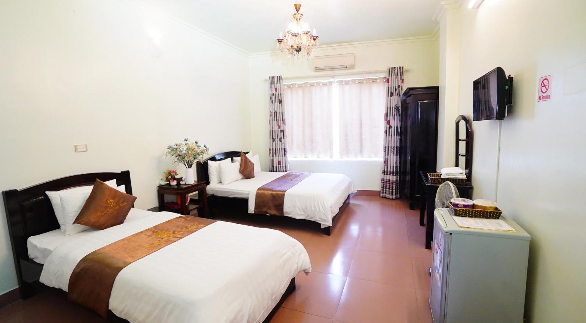 Ho Sen Xanh Hotel Hanoi Bagian luar foto