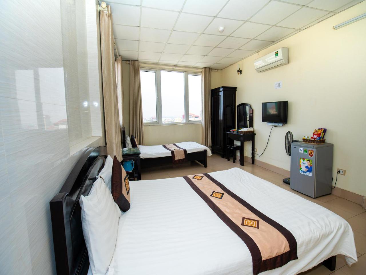 Ho Sen Xanh Hotel Hanoi Bagian luar foto