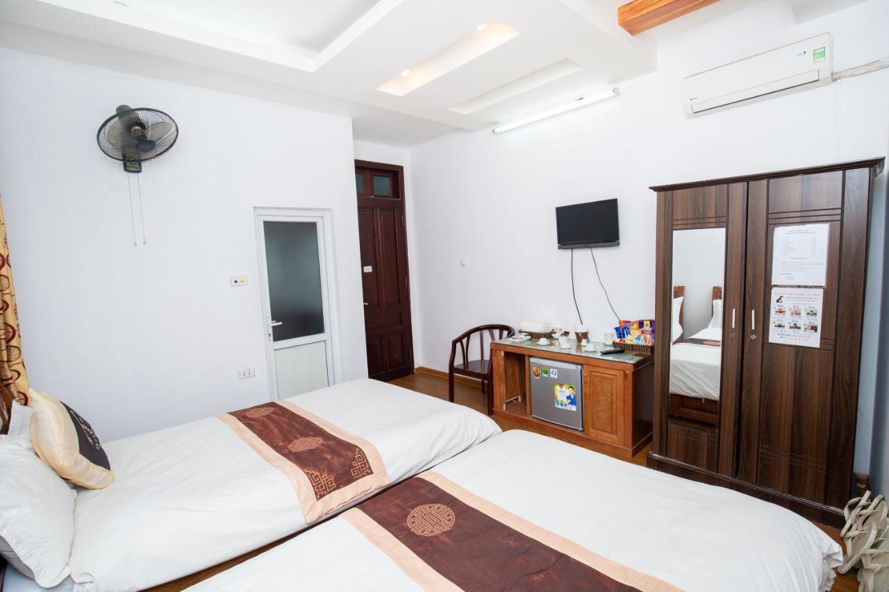 Ho Sen Xanh Hotel Hanoi Bagian luar foto